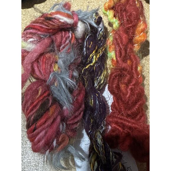 5 Skein Lot Handspun Yarn Mix The Scarlet Wood, Vamp’s Glam, Etc Mixed Fibers - Picture 2 of 5